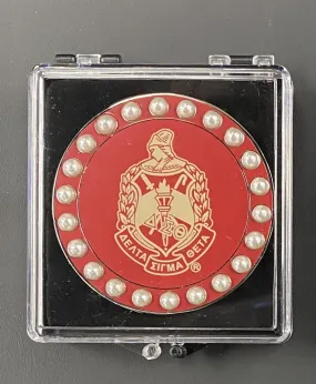 Delta 22 Pearls Crest Pin