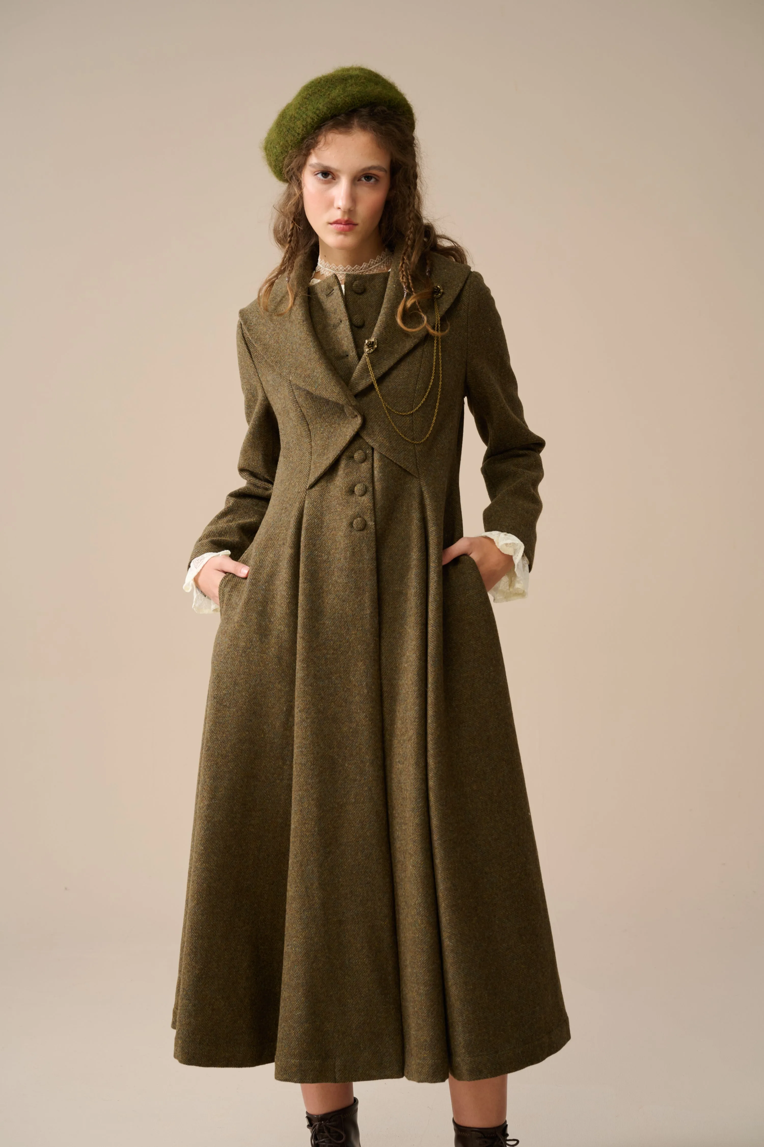 Gemma 17 | 100% wool victorian coat