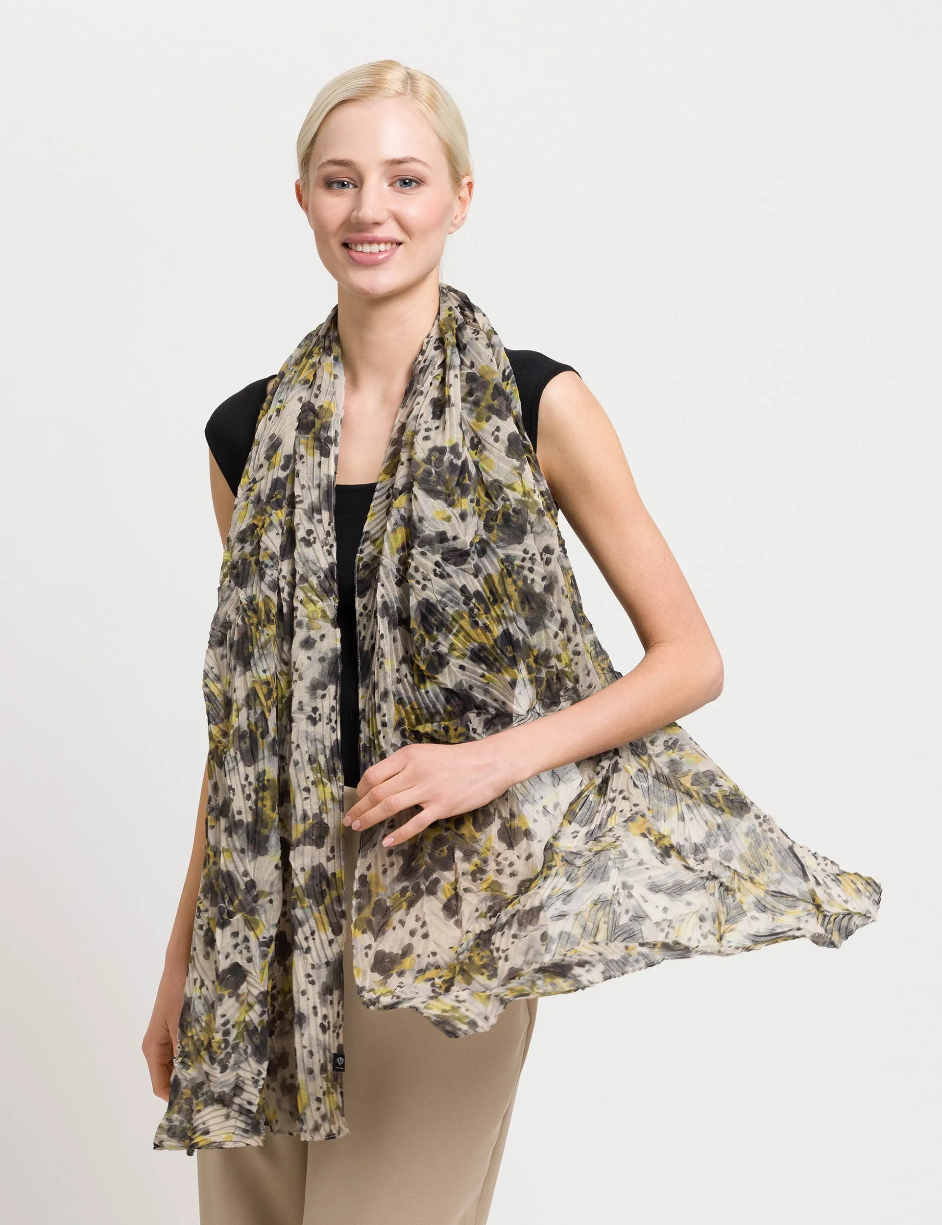 Sustainability Edition Modern Leo PlissÃ© Scarf